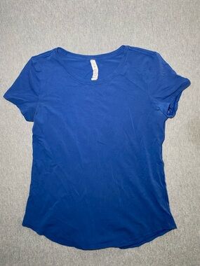 Lululemon Love Crew T-Shirt Blue Short Sleeve Curved Hem Women Size 4